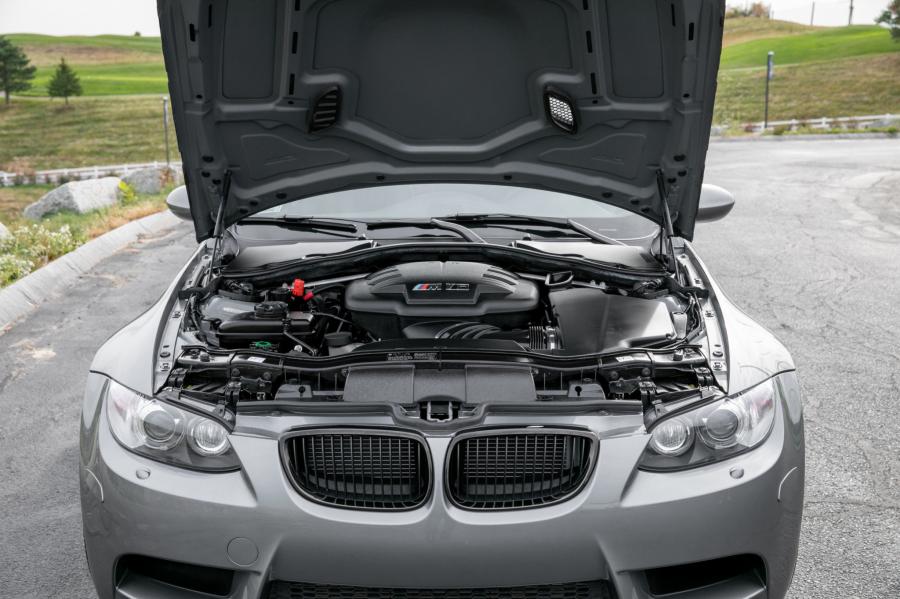 Моторный отсек BMW M3 Coupe (E93) 2011 года  (NA) (фото 69 из 80)